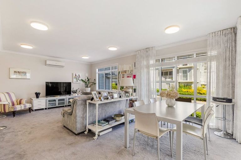 Photo of property in 96 Panorama Heights, Orewa, 0931