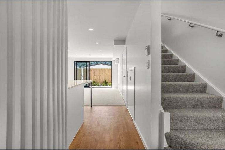 Photo of property in 7/27 Main Road, Wainuiomata, Lower Hutt, 5014