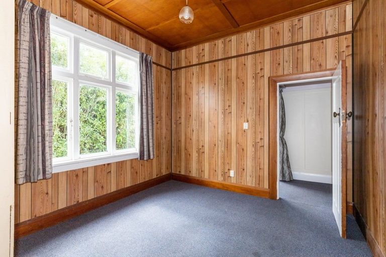 Photo of property in 16 Herbert Street, Waimate, 7924
