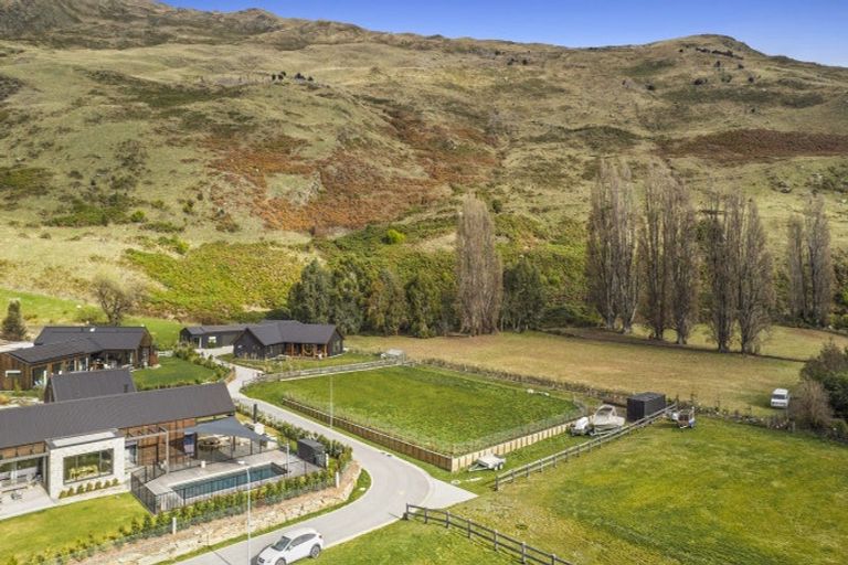 Photo of property in 7 Saint Just Place, Wanaka, 9305