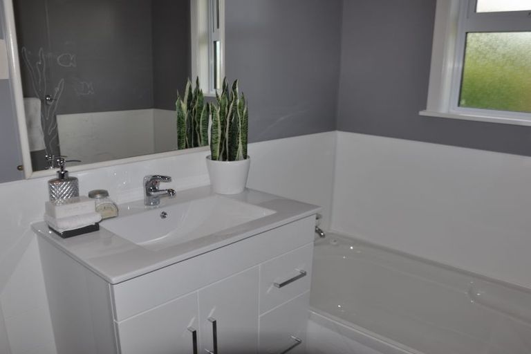 Photo of property in 69 Apollo Parade, Milson, Palmerston North, 4414