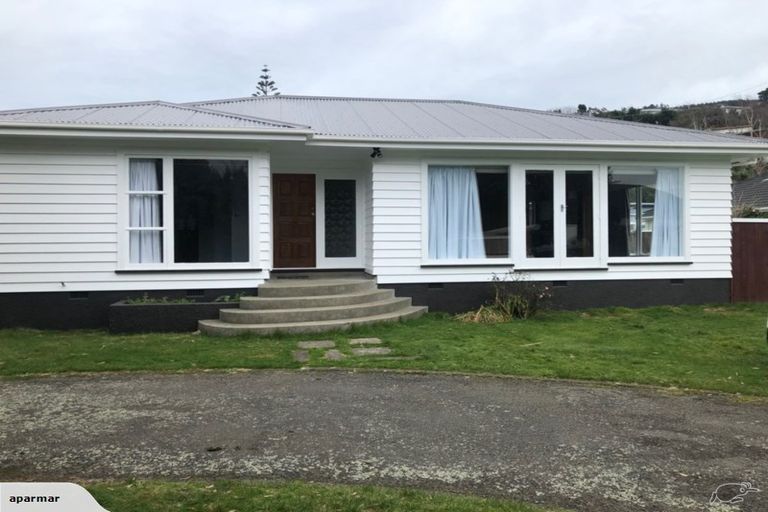 Photo of property in 217 Main Road, Tawa, Wellington, 5028