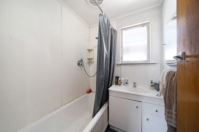 Photo of property in 119 Universal Drive, Henderson, Auckland, 0610