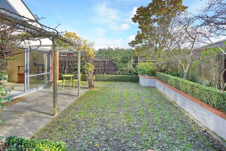 Photo of property in 6b Bradshaw Terrace, Riccarton, Christchurch, 8011