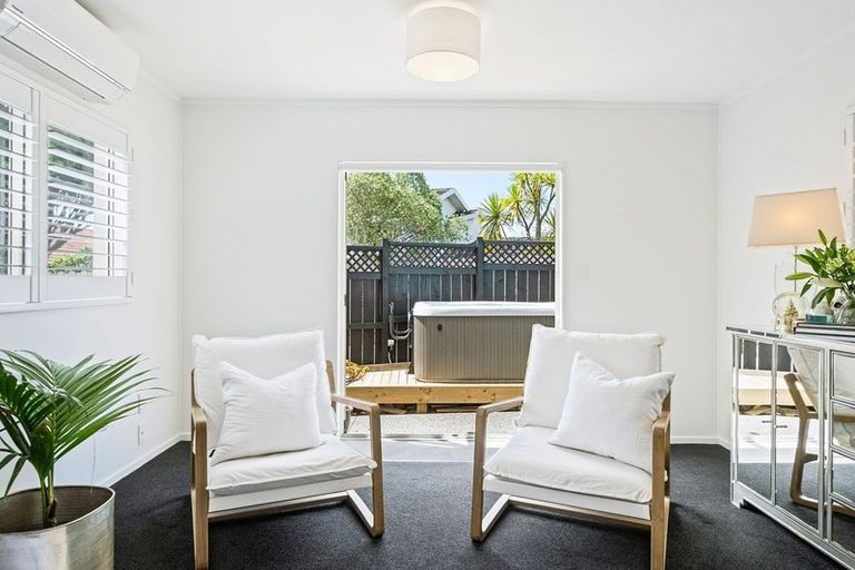 Photo of property in 2/39 Simmental Crescent, Somerville, Auckland, 2014