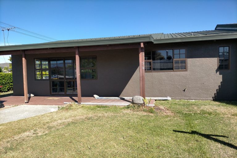 Photo of property in 12 Ashworth Street, Alexandra, 9320