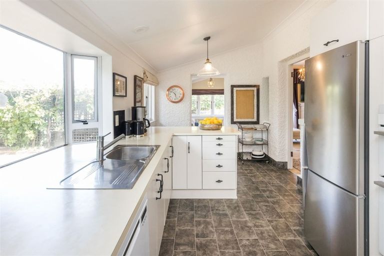 Photo of property in 10 Milverton Avenue, Hokowhitu, Palmerston North, 4410