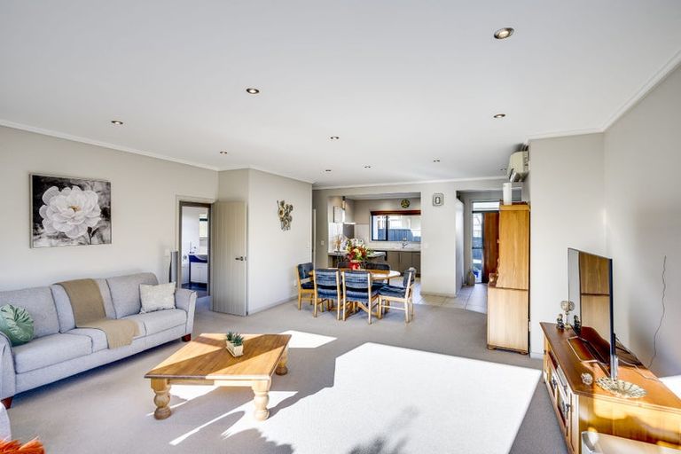 Photo of property in 15a Harpham Street, Taradale, Napier, 4112