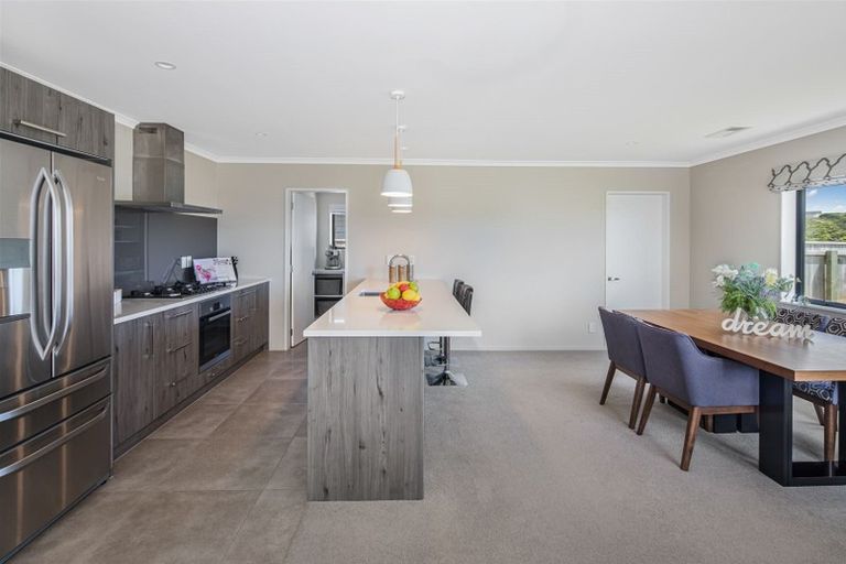 Photo of property in 9 Portmore Place, Grenada Village, Wellington, 6037