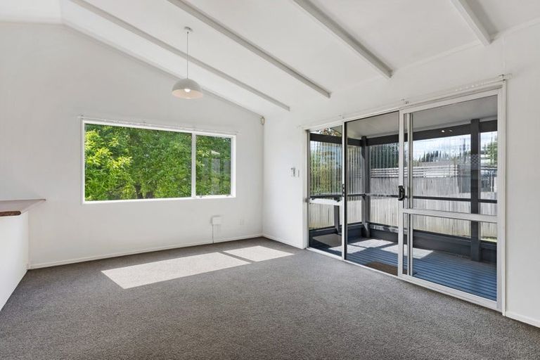 Photo of property in 72 Vodanovich Road, Te Atatu South, Auckland, 0610