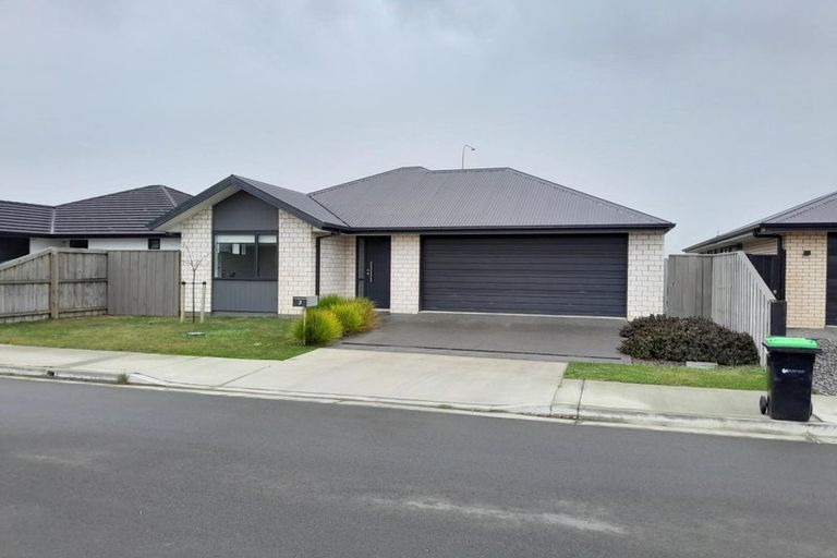 Photo of property in 3 Witte Street, Woodend, 7610