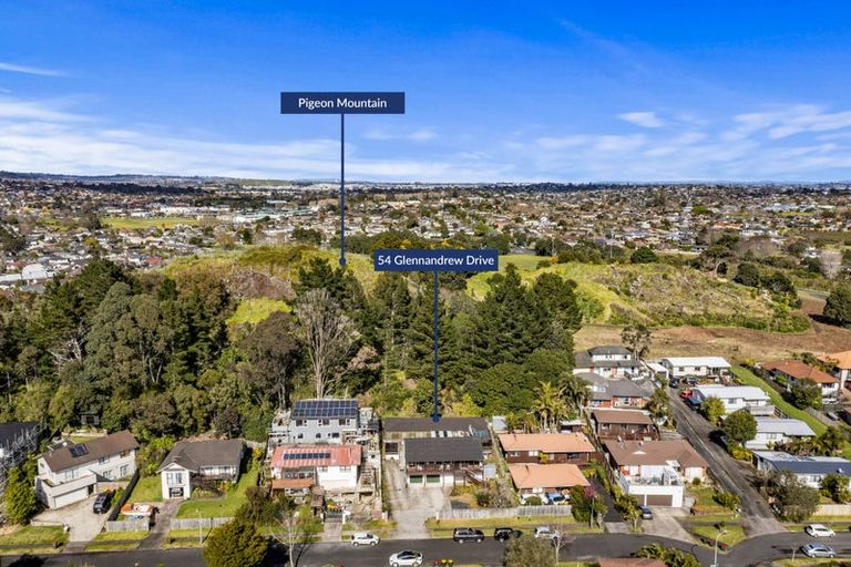 Photo of property in 54 Glennandrew Drive, Half Moon Bay, Auckland, 2012