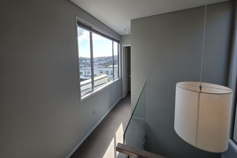 Photo of property in 73 Ridge View Crescent, Pukekohe, 2120