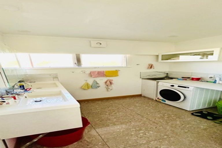 Photo of property in 24 Sunnyhill Crescent, Sunnyhills, Auckland, 2010