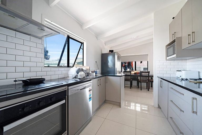 Photo of property in 119 Universal Drive, Henderson, Auckland, 0610