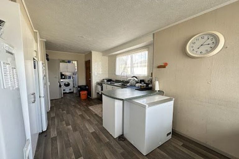 Photo of property in 5 Gibbons Road, Weymouth, Auckland, 2103