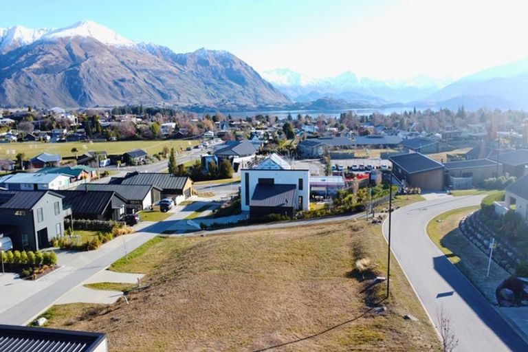Photo of property in 10 Tuke Lane, Wanaka, 9305