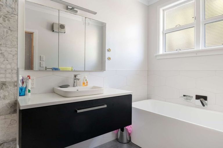 Photo of property in 223 Powderham Street, New Plymouth, 4310