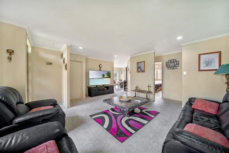 Photo of property in 14 Brunswick Rise, Mangere, Auckland, 2022