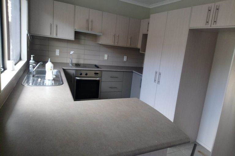 Photo of property in 8 Carisbrook Crescent, Papakura, 2110