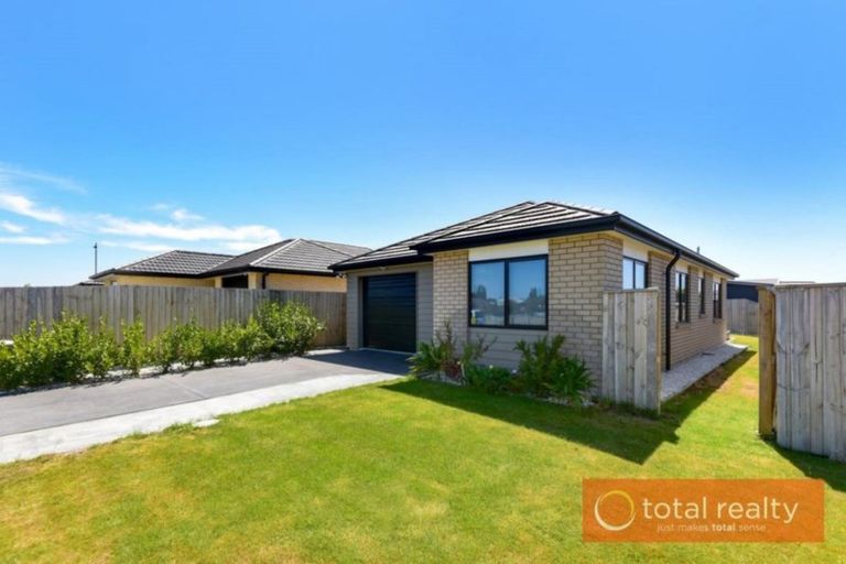 Photo of property in 12 Meyer Crescent, Halswell, Christchurch, 8025