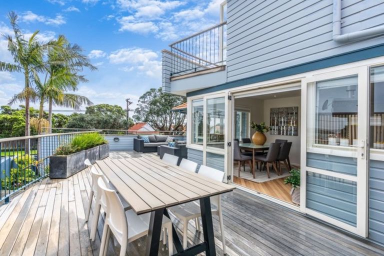 Photo of property in 77a Stanley Point Road, Stanley Point, Auckland, 0624