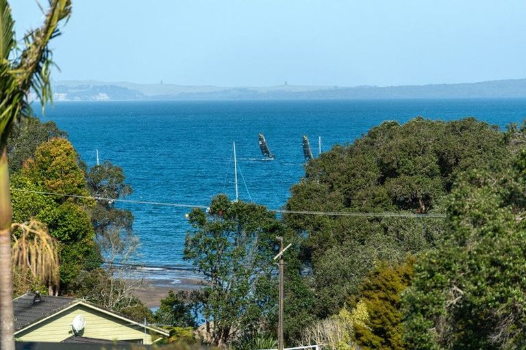 Photo of property in 111 Deep Creek Road, Torbay, Auckland, 0630