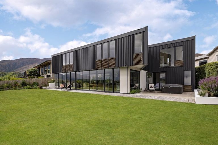 Photo of property in 20 Advance Terrace, Arrowtown, 9302