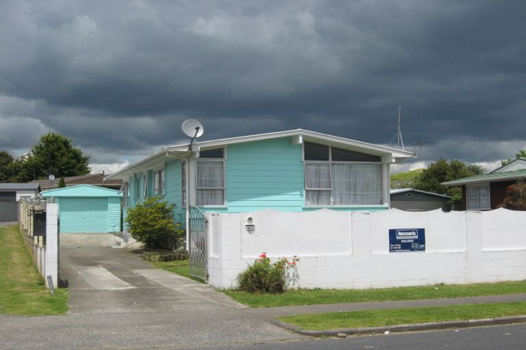 Photo of property in 6 Burbank Avenue, Manurewa, Auckland, 2102