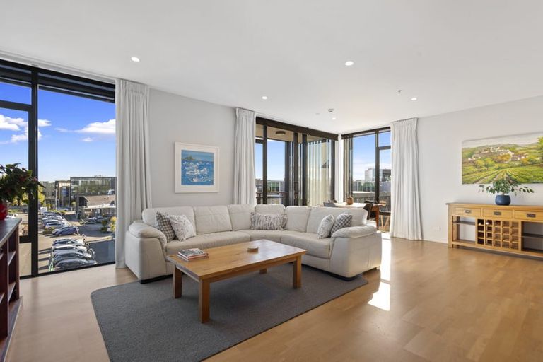 Photo of property in 1/50 Kilmore Street, Christchurch Central, Christchurch, 8013