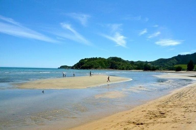 Photo of property in 25 Nyhane Drive, Ligar Bay, Takaka, 7183