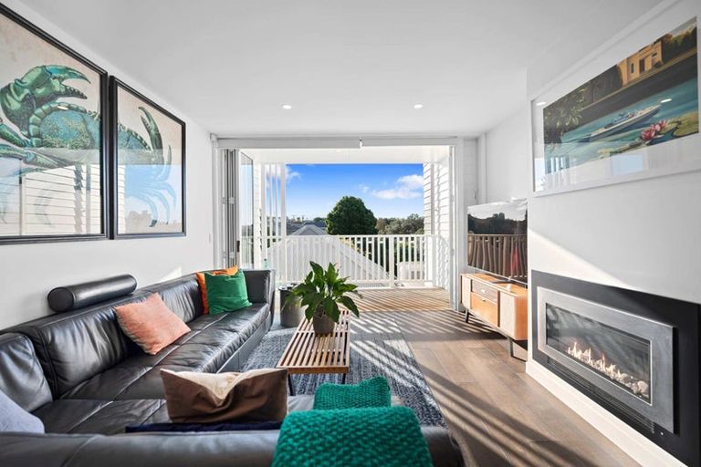 Photo of property in 9/83 Hinemoa Street, Birkenhead, Auckland, 0626