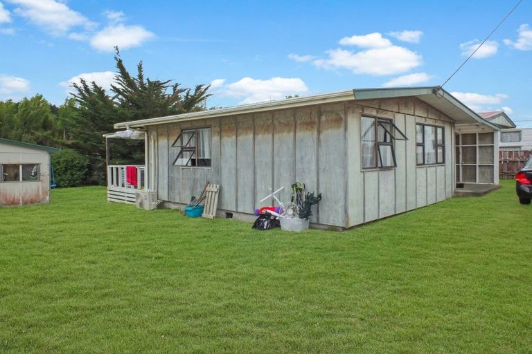 Photo of property in 9 Hennessy Street West, Foxton Beach, Foxton, 4815