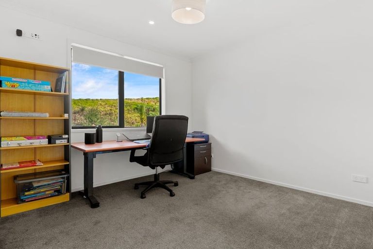 Photo of property in 2d Country Club Lane, Waiuku, 2123