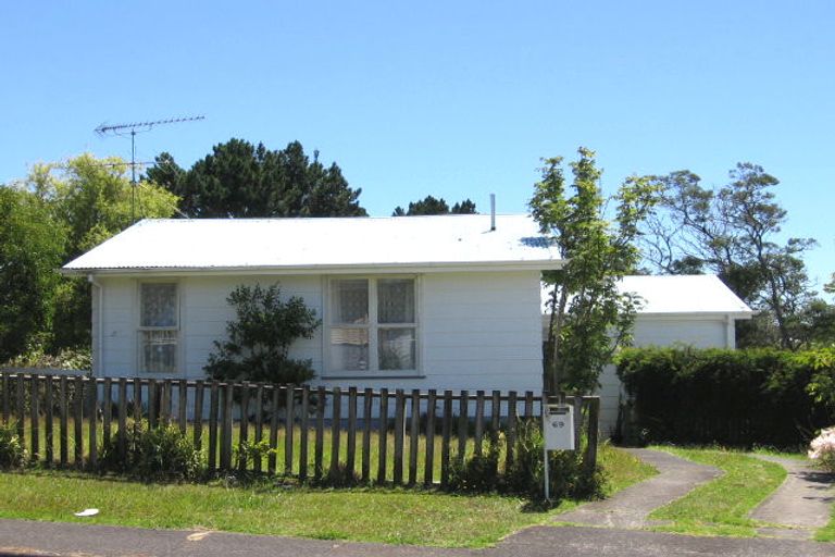 Photo of property in 69 Taurus Crescent, Beach Haven, Auckland, 0626