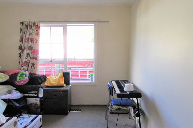 Photo of property in 167b Wainuiomata Road, Wainuiomata, Lower Hutt, 5014