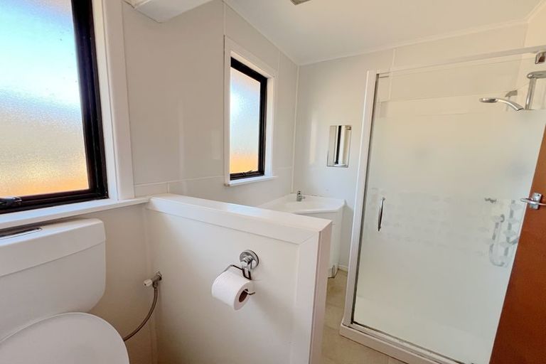 Photo of property in 25 Cutler Street, New Lynn, Auckland, 0600