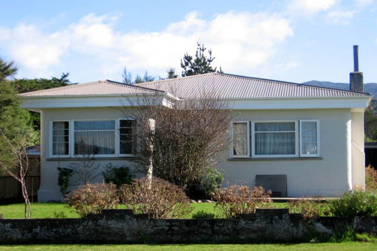 Photo of property in 20 Waite Street, Featherston, 5710