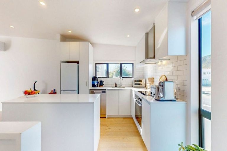 Photo of property in 43 Houhere Street, Paraparaumu, 5032