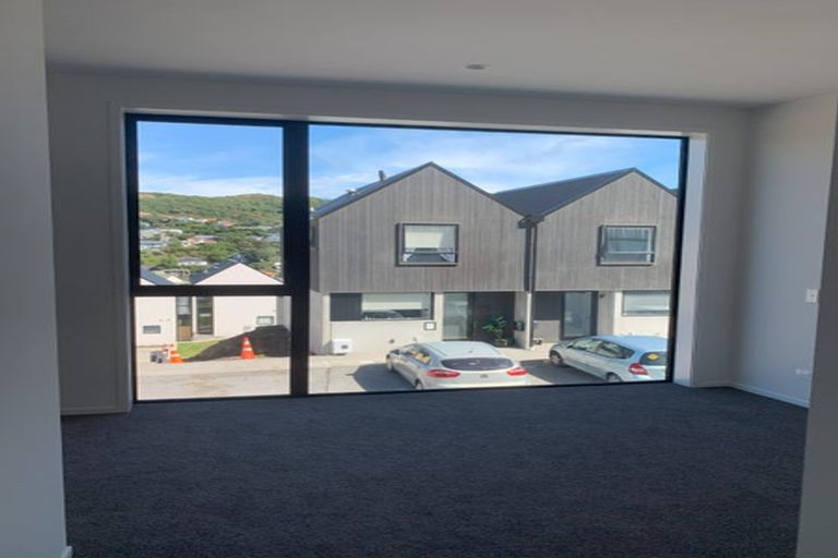 Photo of property in 19 Jean Caldwell Way, Island Bay, Wellington, 6023