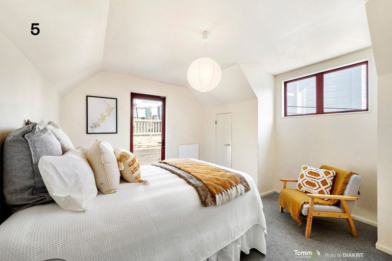 Photo of property in 8 Alameda Terrace, Aro Valley, Wellington, 6021