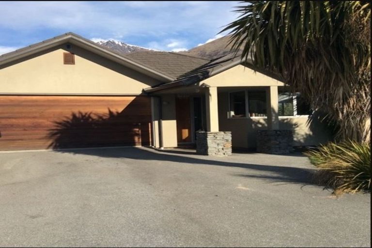 Photo of property in 26 Lochnagar Drive, Lake Hayes, Queenstown, 9304