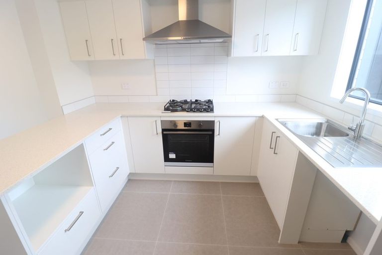 Photo of property in 20 Wai Place, Westgate, Auckland, 0614