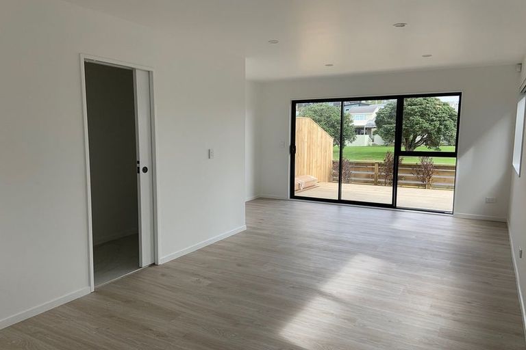 Photo of property in 94b Bay Street, Red Beach, 0932