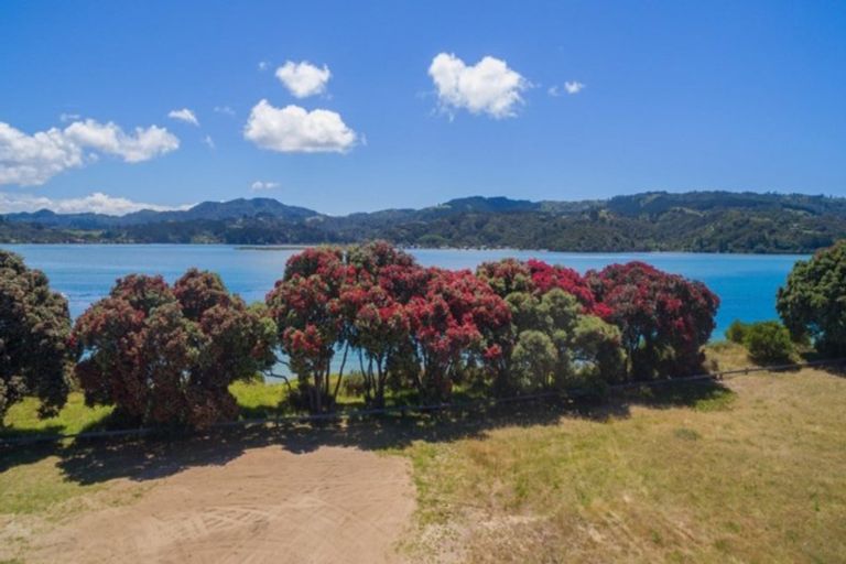 Photo of property in 275 Omaha Drive, Omaha, 0986