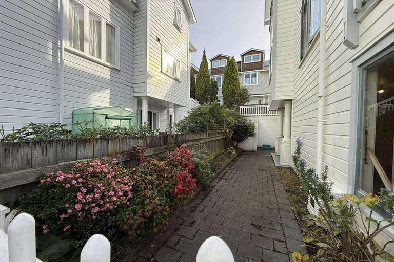 Photo of property in 12c Hobson Street, Thorndon, Wellington, 6011