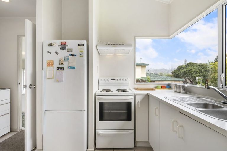 Photo of property in 2 Davern Lane, New Lynn, Auckland, 0600