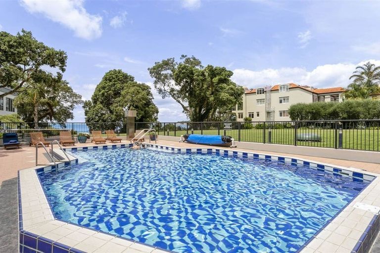 Photo of property in 2h/175 Hurstmere Road, Takapuna, Auckland, 0622