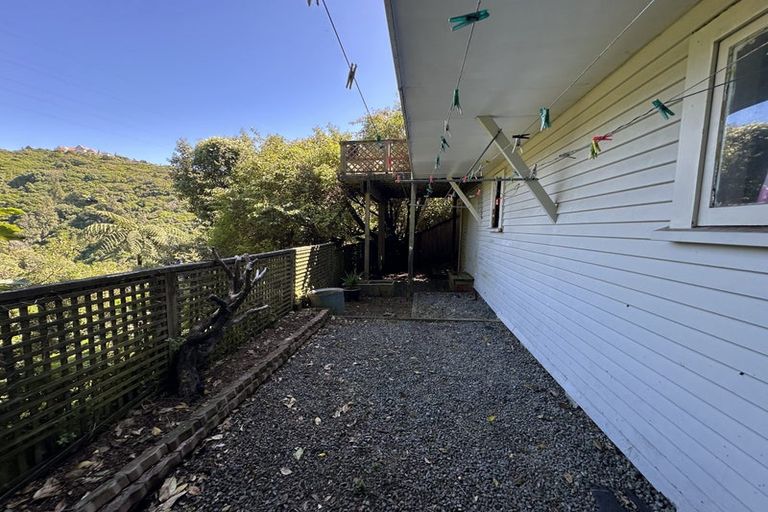Photo of property in 54 Moana Road, Kelburn, Wellington, 6012
