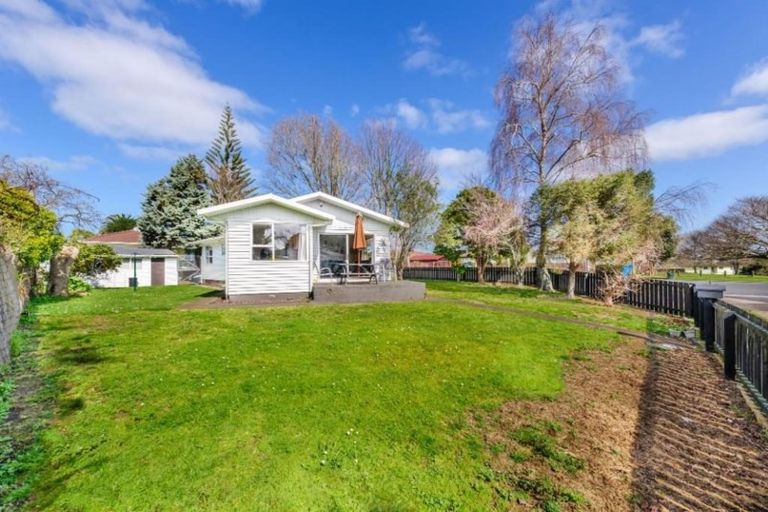 Photo of property in 1 Ronald Place, Manurewa, Auckland, 2102